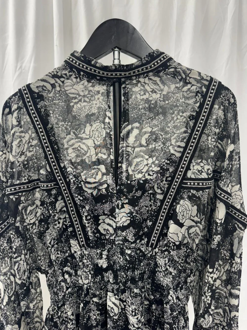 TOPSHOP Floral Stud Trim Mini Dress with stud details Black & White, Size 8 - Picture 9 of 16